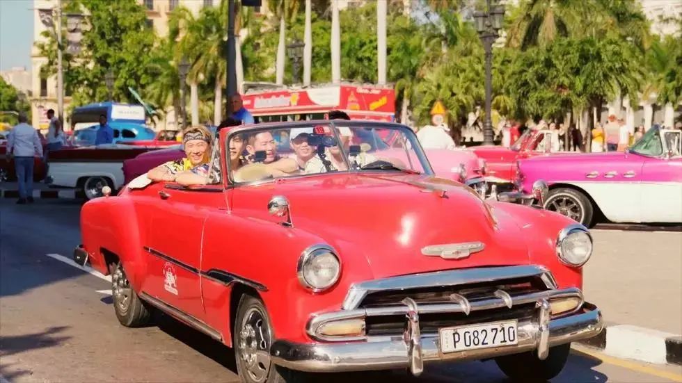 周杰倫新歌刷屏,夏日MV清爽自然,家具也要風靡(圖2) 周杰倫新歌刷屏,夏日MV清爽自然,家具也要風靡(圖2)