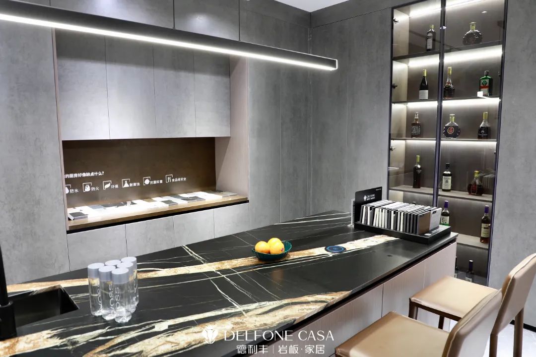 新店速遞 | 德利豐杭州巖板展館,帶你領(lǐng)略不一樣的設(shè)計(jì)美(圖6) 新店速遞 | 德利豐杭州巖板展館,帶你領(lǐng)略不一樣的設(shè)計(jì)美(圖6)