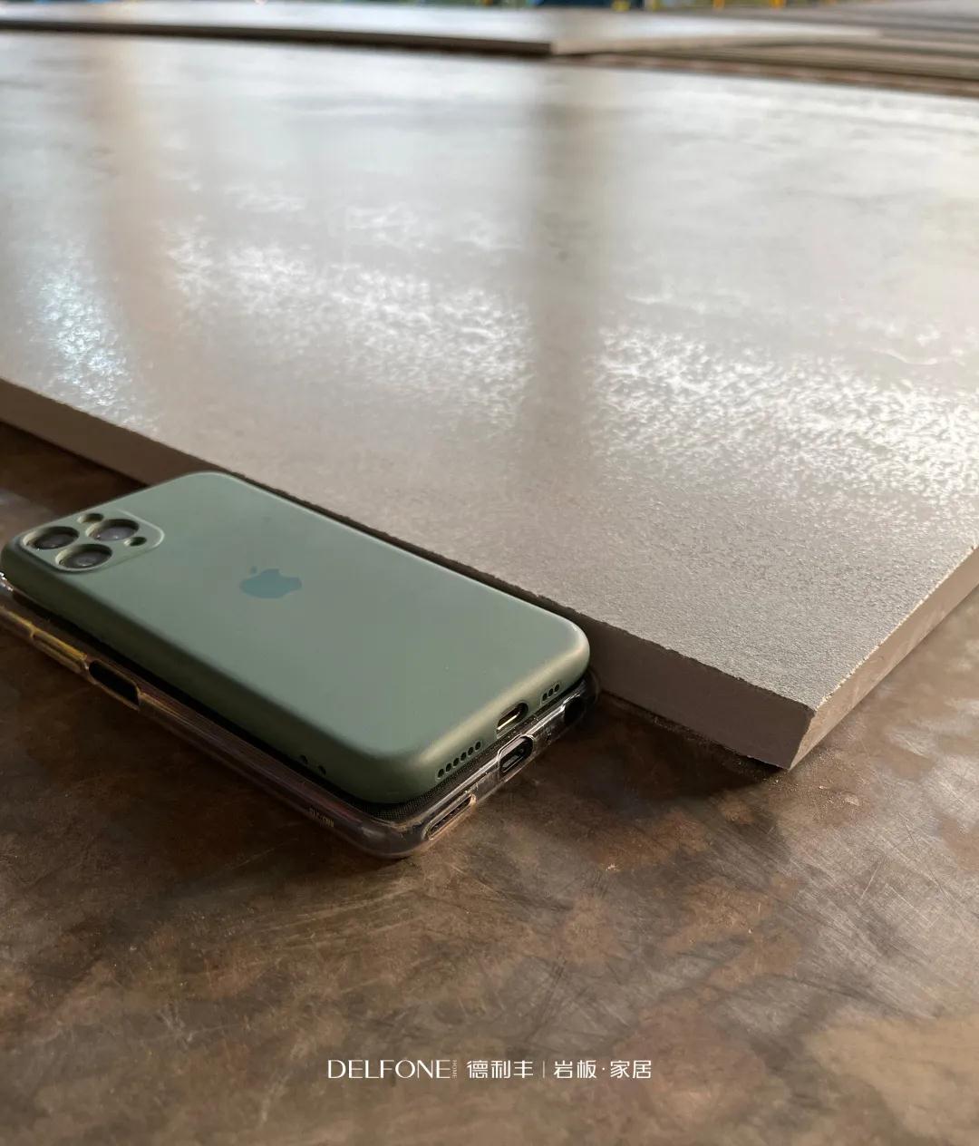 國際高尖技術| 德利豐量產20MM通體巖板(圖2) 國際高尖技術| 德利豐量產20MM通體巖板(圖2)