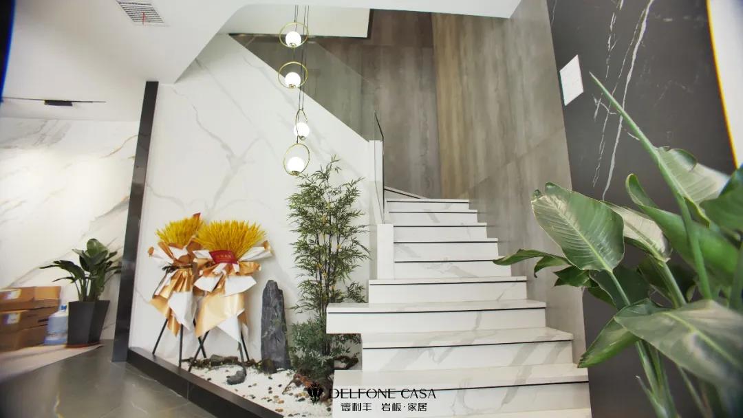 探店速遞 | 德利豐滕州巖板展館，呈現(xiàn)獨特空間美感(圖3)