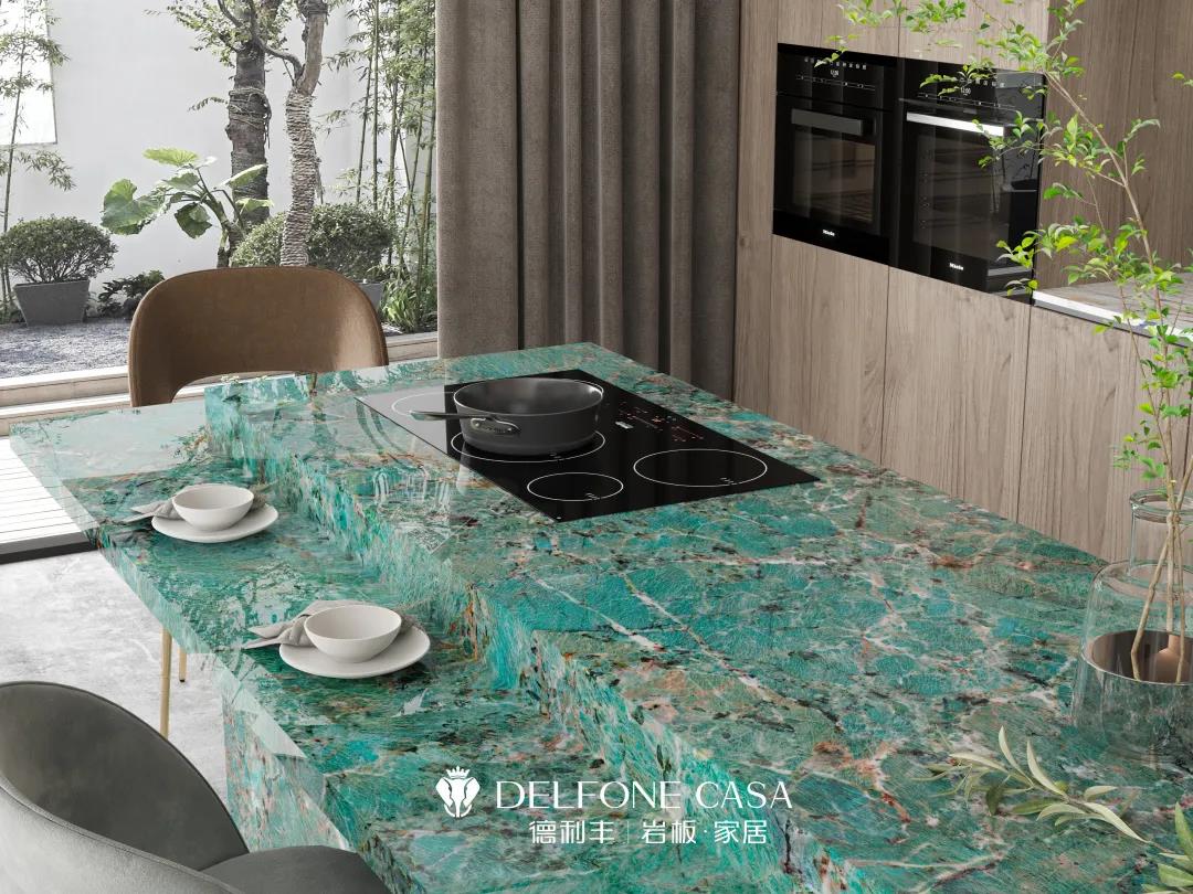 DELFONE新品|高貴典雅的哥倫比亞祖母綠,展露著無(wú)限迷思(圖9) DELFONE新品|高貴典雅的哥倫比亞祖母綠,展露著無(wú)限迷思(圖9)