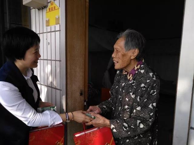 陪伴，是最長(zhǎng)情的告白——德利豐家居愛心公益(圖7)