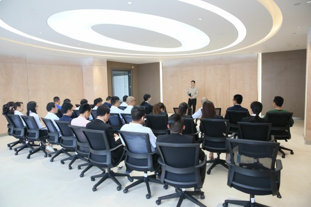 德利豐家居吹響2018戰斗的號角——3月動員大會圓(圖9) 德利豐家居吹響2018戰斗的號角——3月動員大會圓(圖9)