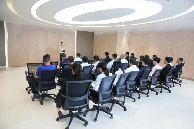 德利豐家居吹響2018戰斗的號角——3月動員大會圓