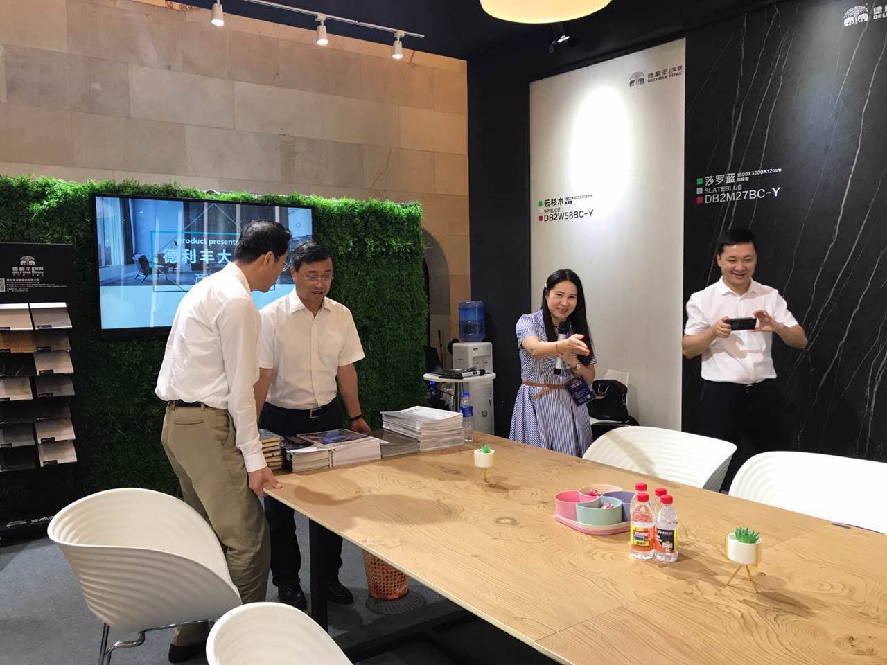 引領行業大風尚—德利豐家居霸氣亮相上海設計(圖5) 引領行業大風尚—德利豐家居霸氣亮相上海設計(圖5)