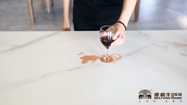 絕對(duì)干貨！德利豐大巖板櫥柜臺(tái)面清潔視頻(圖2)