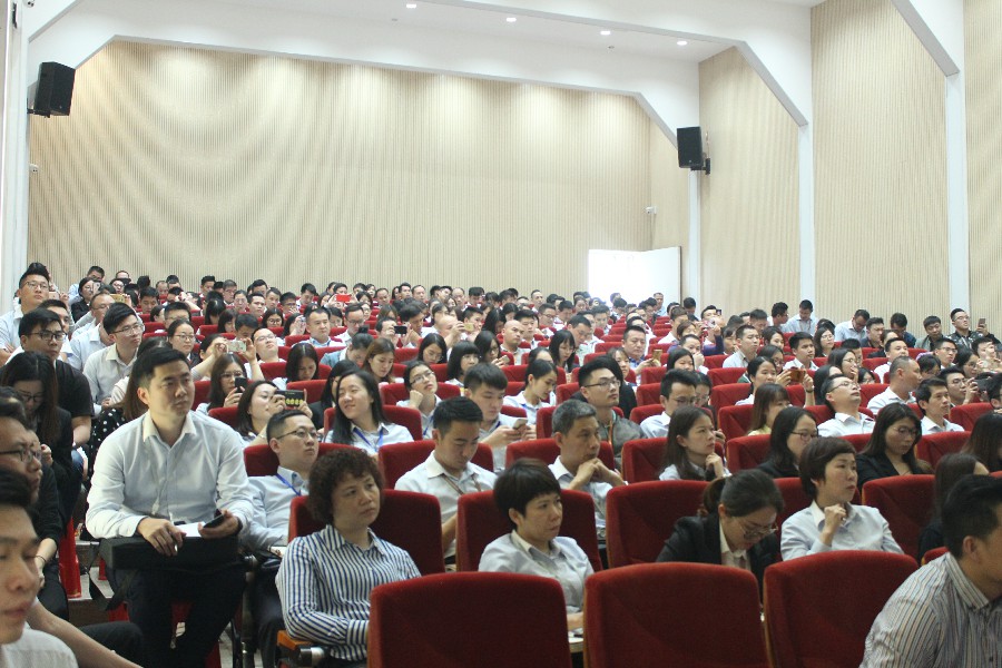 金牌商學院第一講——防范法律風險 提高職能管