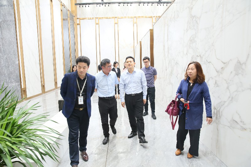 中建裝配設計院溫啟彬院長一行蒞臨金牌企業，(圖3)