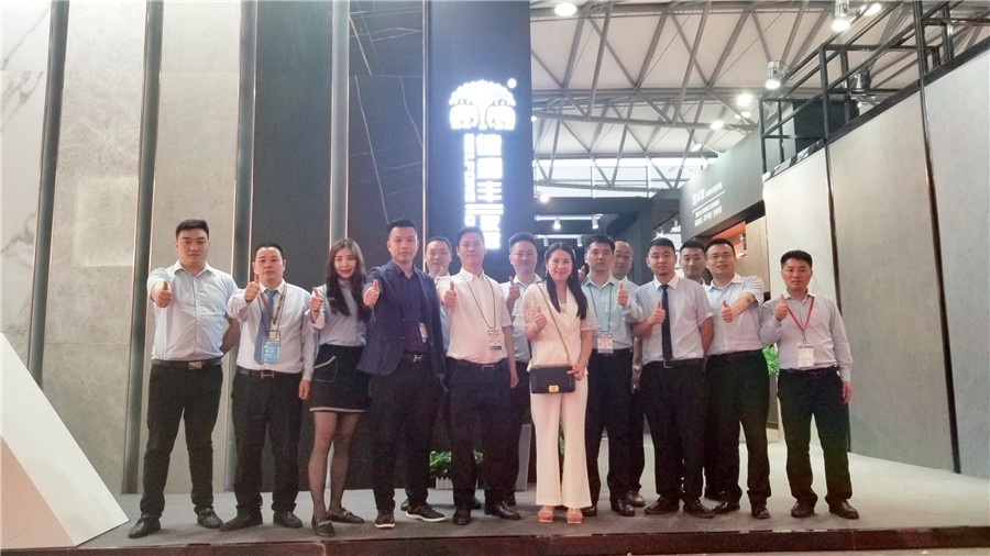 德利豐家居定制LIFE3.0展隆重開幕,探索高端家居(圖1) 德利豐家居定制LIFE3.0展隆重開幕,探索高端家居(圖1)