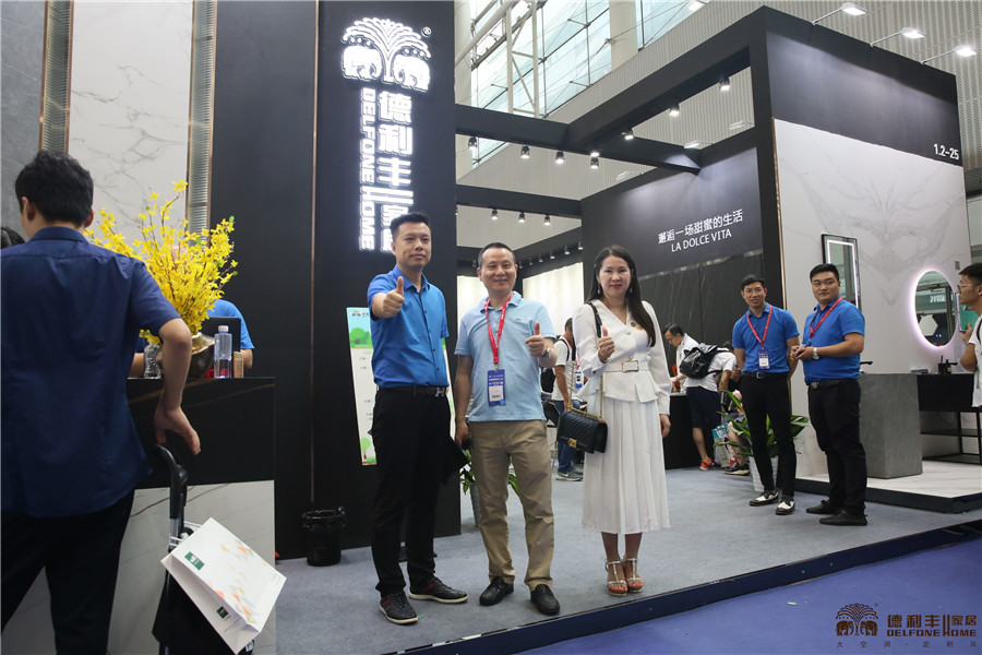 熱度持續飆升！行業協會領導對德利豐大巖板贊(圖4)