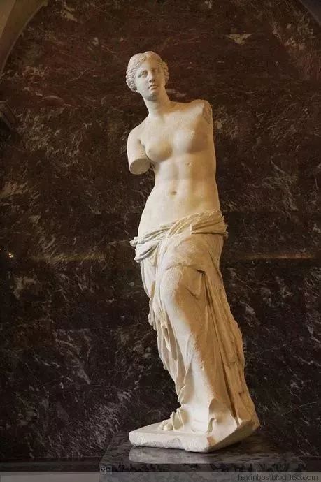 <DELFONE·維納斯灰> 西方藝術的匯聚，凝集于方寸(圖1)