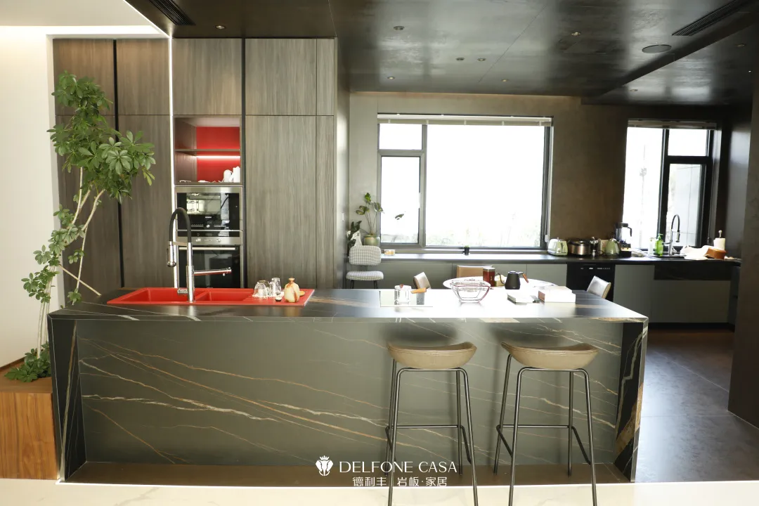 家裝案例 | 高級雅致的大平層別墅,演繹一半設計,一半藝術(圖5) 家裝案例 | 高級雅致的大平層別墅,演繹一半設計,一半藝術(圖5)