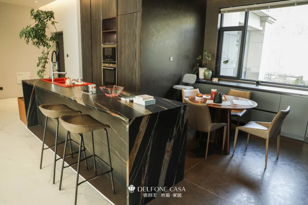 家裝案例 | 高級雅致的大平層別墅,演繹一半設計,一半藝術(圖8) 家裝案例 | 高級雅致的大平層別墅,演繹一半設計,一半藝術(圖8)