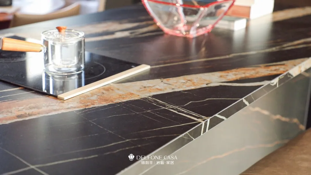 家裝案例 | 高級雅致的大平層別墅,演繹一半設計,一半藝術(圖7) 家裝案例 | 高級雅致的大平層別墅,演繹一半設計,一半藝術(圖7)